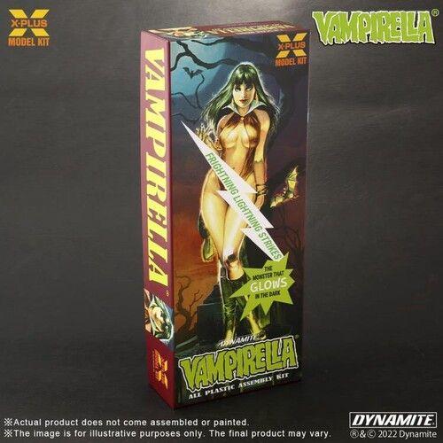 Star Ace Toys - Vampirella 1/8 Scale Plastic Model Kit Glow In The Dark Edition (Net) (Mr) [Collectables] Figure, Collectible