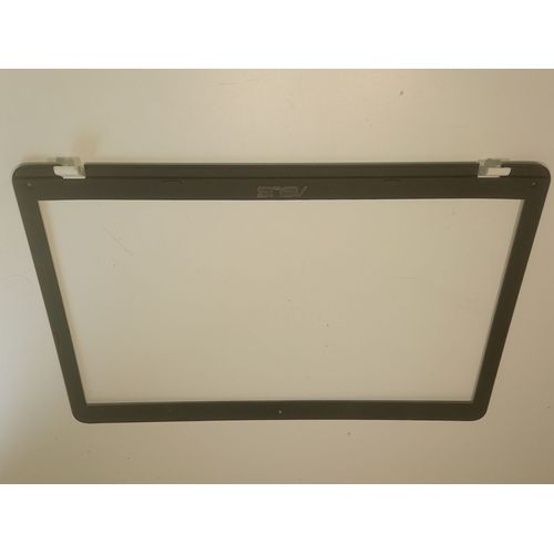 Asus X751MA contour écran blanc