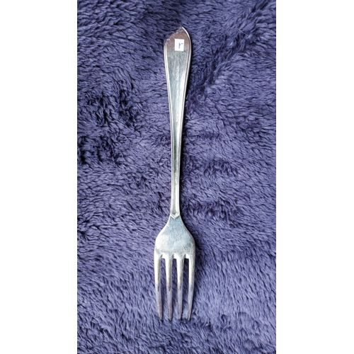 Fourchette Plaquée Argent. Butler Sheffield England Epns Cavendish. Fabriquée En Angleterre. 17.7 Cm De Long