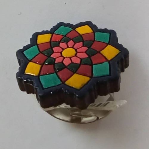 Bague En Bois Peint, Décor Multicolore, Motif Artisanal Réalisé Par Une Artiste.