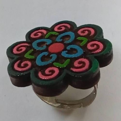 Bague En Bois Peint, Décor Multicolore, Motif Artisanal Réalisé Par Une Artiste.
