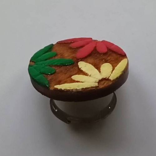 Bague En Bois Peint, Décor Multicolore, Motif Artisanal Réalisé Par Une Artiste.