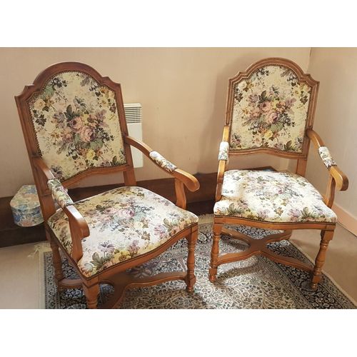 Fauteuils De Tapissier