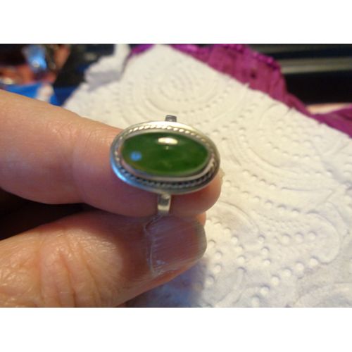Jolie Bague En Argent Ornée D'une Perle Fantaisie Verte, Taille 54, Poids 10g Environ