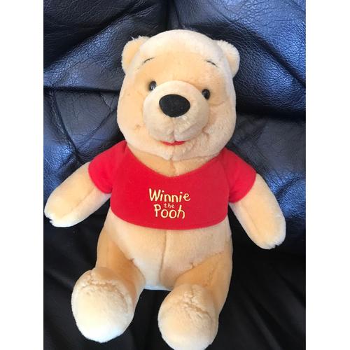 Peluche Disney Winnie L Ourson Assis 28cm