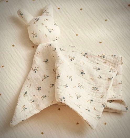 Doudou gaze de coton Cyrillus en beige