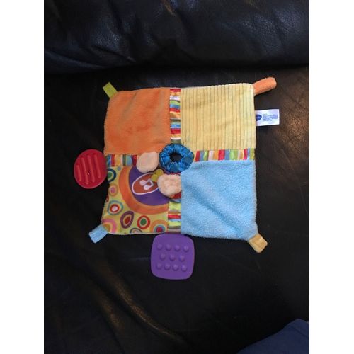 Doudou Carré Plat Vtech Patchwork Bleu Jaune, Orange Et Multicouleurs
