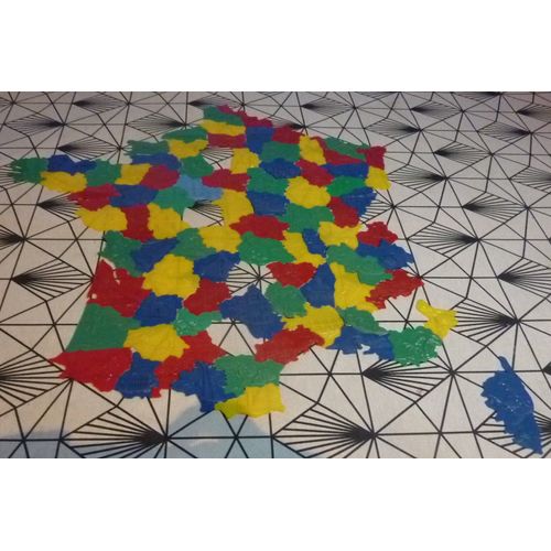 Ancien Puzzle Vintage Carte De France Par Département - Offert Par Les Fromageries Yola Des Années 1950 60 Quasiment Complète Manque 6 Pièces, ( Très Rare )