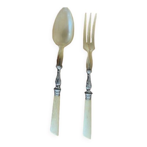 Anciens Couverts  Salade En Corne Blonde Et Mitre En Mtal Argent Vintage Beige