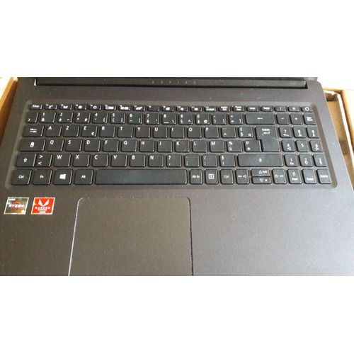 Acer Aspire 3 - 15.6" AMD Ryzen 5 - Ram 8 Go - DD 128 Go