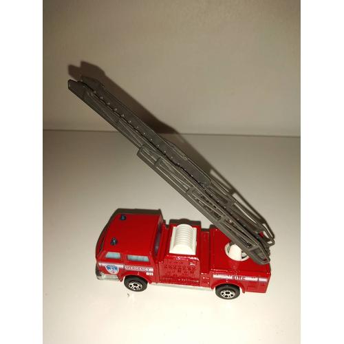 miniature réplique majorette n°207 camion de pompiers fire emergency - 1/100  - 8x3 cm
