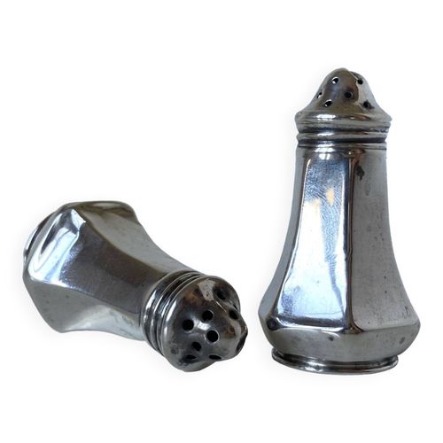Salire Et Poivrier Anciens En Argent Massif Anglais Argent