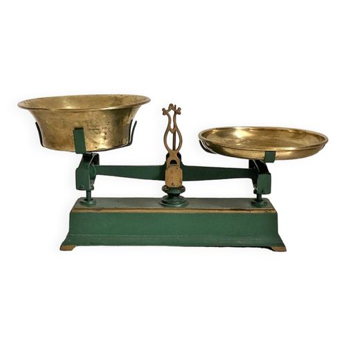 Balance De Roberval En Fonte Plateaux En Cuivre Vert