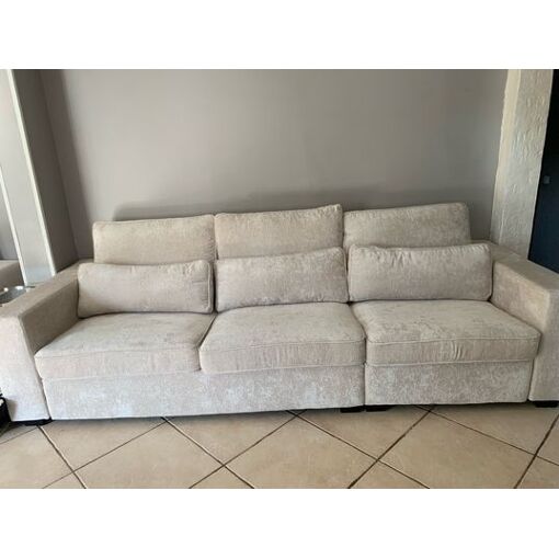 s Salon Beige Comprenant 2 Canapes 3 Places + 1 Canapé 2 Places , A...
