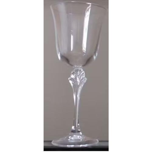 Lot De Quatre Verres À Pied De 28cl En Cristal D'arques - Modèle Ancien Verneuil - Ni Utilisés Ni Lavés - Stockés En Sous-Sol Depuis 1988 - Cristallerie J.G. Durand