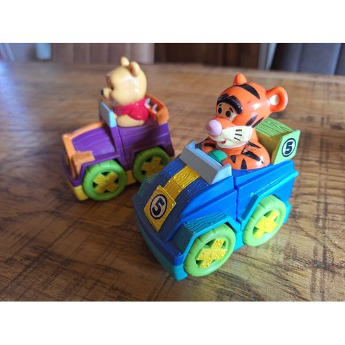 Lot De 2 Voitures Avec Personnages Tigrou Et Winnie