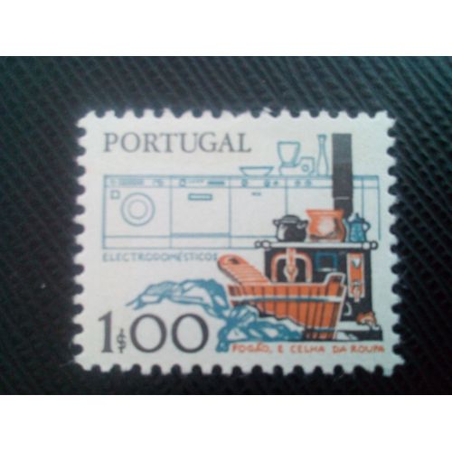 Timbre Portugal Y T 1409 Cuisine Ancienne Et Moderne 1979 ( 021106 )