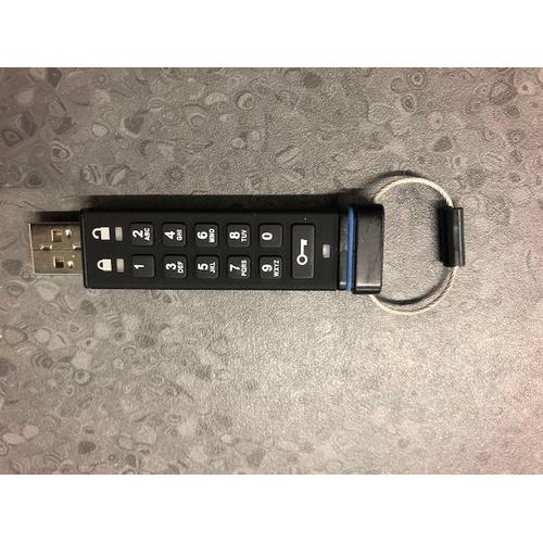 IStorage datAshur - clé USB sécurisée - 8 Go