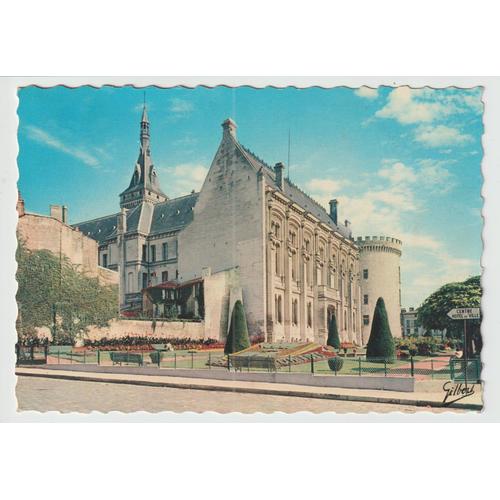 Carte Postale Angoulême ,Hôtel De Ville ,Tour De Valois Reste Du Château Des Comtes D'angoulême,1962