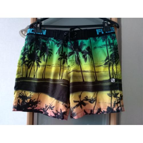 Short Taille L Neuf Freegun