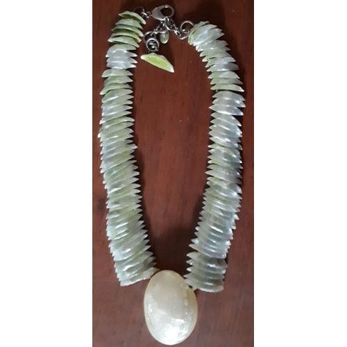 Collier En Coquillages