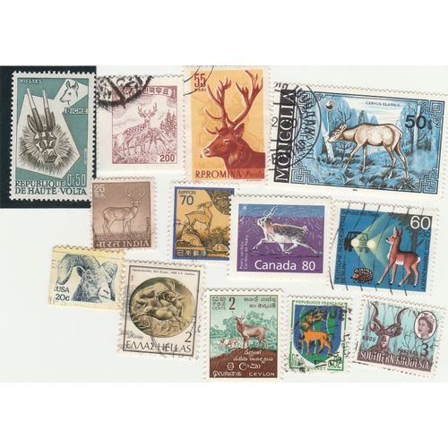 11 Timbres De Divers Pays - Animaux - Cervidés