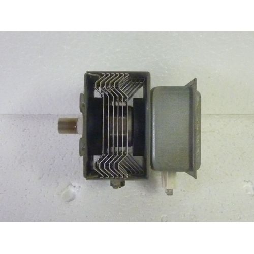 Magnetron HITACHI 2M 107A pour four micro-ondes.