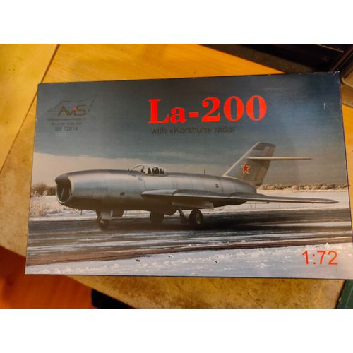 Maquette Avion 1/72 Avis : La-200 Avec Radar Korshun