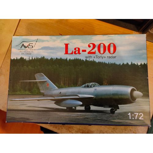 Maquette Avion 1/72 Avis : La-200 Avec Radar Toriy