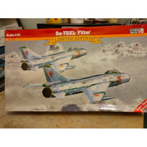 Maquette Avion 1/72 Mistercraft : Su-7bkl ' Fitter '
