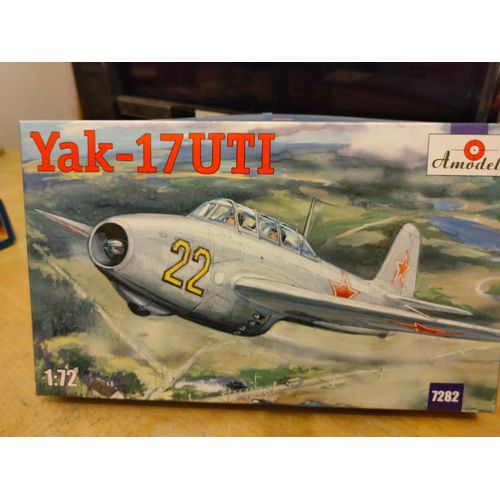 Maquette Avion 1/72 Amodel : Yak-17 Uti