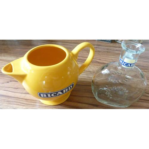 2 Anciens Pichets Cruches Carafes Ricard : Une De 500 Ml En Verre , Motif Soleil Et La Seconde Coloris Jaune Contenance 1 Litre