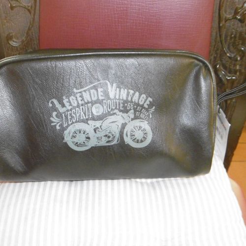 TROUSSE DE TOILETTE 26X11X14CM legende vintage route 66 DERRIERE LA PORTE