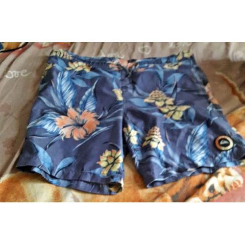 Short Quicksilver Taille Xl ..