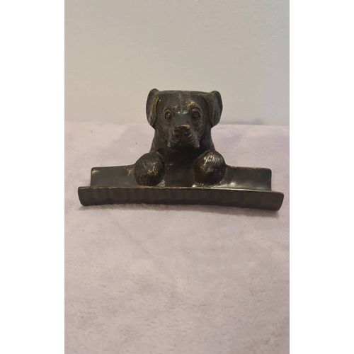 Porte-Plume Ou Crayons De Bureau En Tete De Chien Du Xx Siècles, 8 X 16, 5 X 10 Cm. Chien Labrador Très Bien Réalisé, Belle Présence Sur Un Bureau Ou En Vide Poche. Joli Cadeau