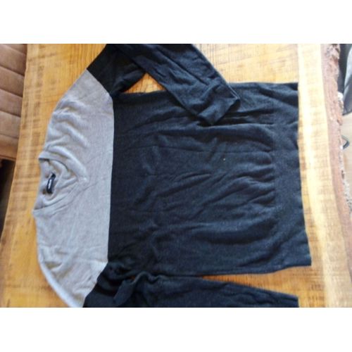 Pull Gris Taille S Marque Célio