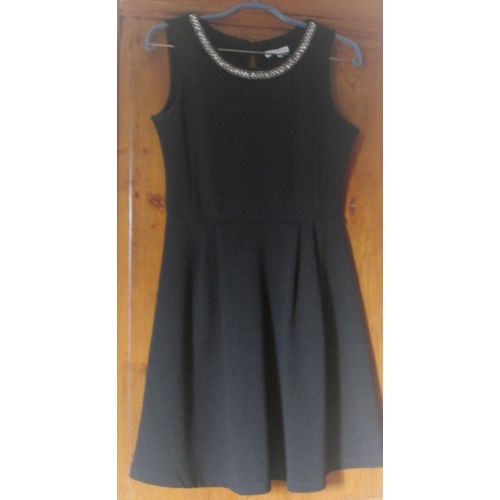 Robe Courte Noire Évasée Style Patineuse Avec Encolure Soulignée Perles Brillantes Façon Strass Fermée Par 2 Gouttes D'eau Au Dos - Taille S - 95%Polyester/5%Élasthane - Lady Blush - La Halle