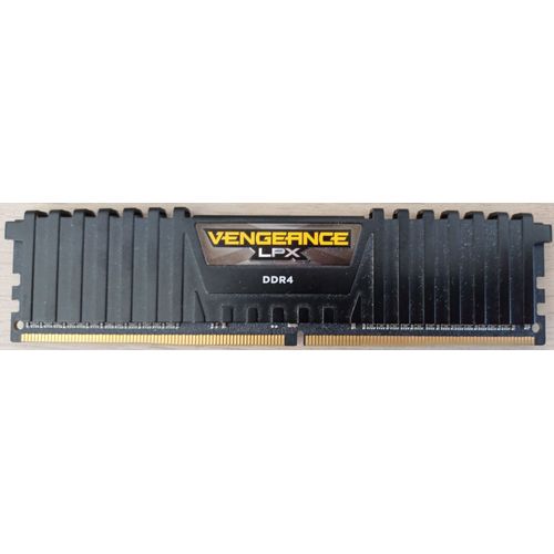 CORSAIR VENGEANCE LPX 8GO 2400MHz - CMX8GX4M1D2400C14