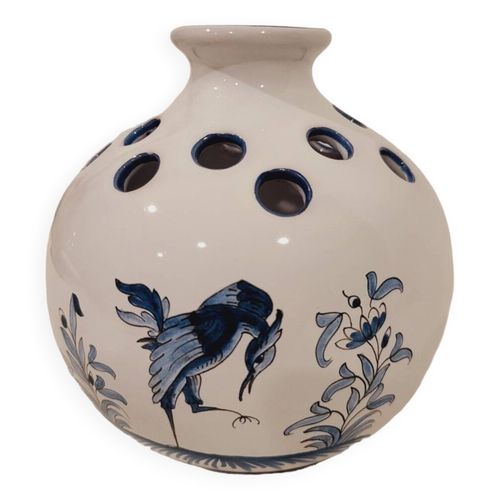 Vase pique fleurs Fret Moustier blanc