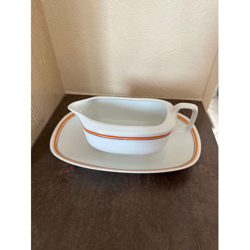 Saucière Et Plat 