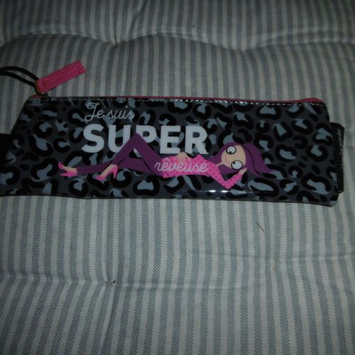 Trousse Fourre Tout Plastique Nylon 22x7cm " Je Suis Super Reveuse " Derriere La Porte