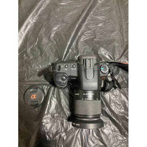 Sony Alpha 200 Reflex 10.2 mpix noir + Objectif Sony 18/70mm + Accessoires