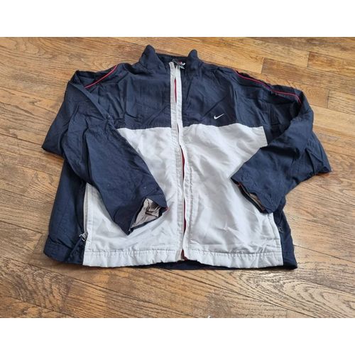 Veste Coupe Vent Léger Nike Taille 10 Ans