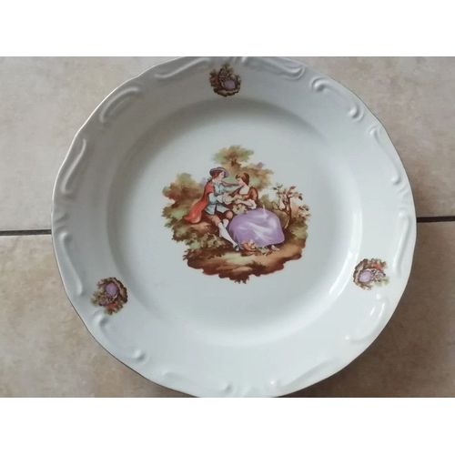 Assiette Décorative En Porcelaine Diam 31cm.