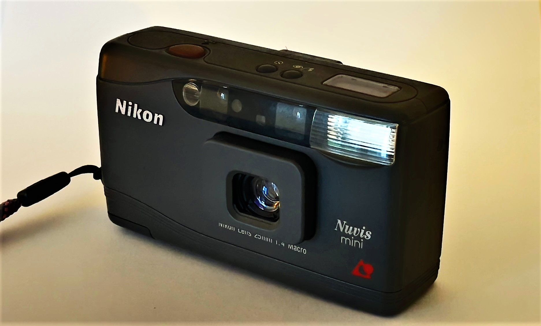 nikon nuvis mini