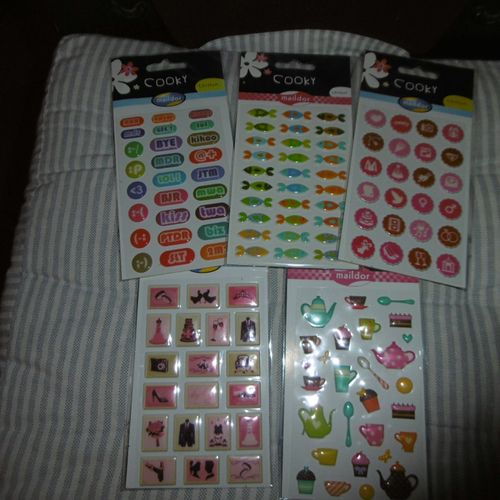 Pochette 7.5x12cm Stickers 3d Cuisine, Poissons, Robes, Bisous, Amour Maildor Cooky Lot De 5