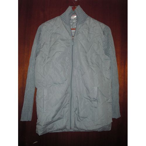 Gilet Matelassé Anne De Lancay, Taille S, Coloris Bleu, Fermeture Zippée, 2 Poches En Biais De Chaque Coté, Manches Et Col Tricot 100% Acrylique, Corps 100% Polyester, Dimensions: Longueur 68 Cm..