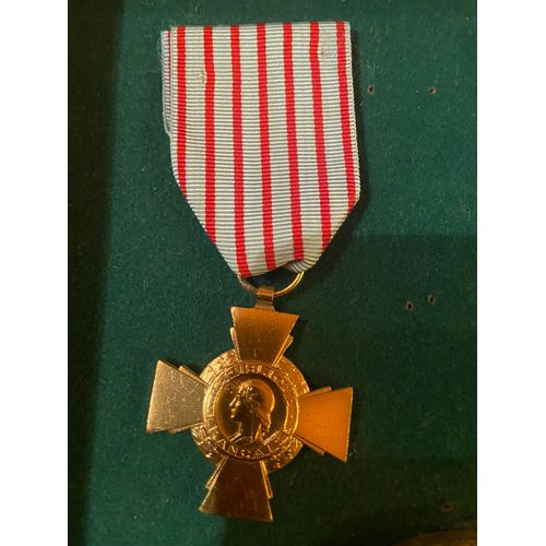 Medaille Croix Du Combattant Republique Francaise