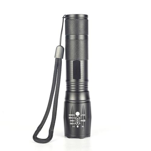 Lampe Torche LED Ultra Puissante, 800 Lumens Lampe de Poche, Étanche Lampe Tactique, Zoomable, 5 Modes D'éclairage