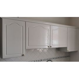 Vends Meuble Haut De Cuisine.4 Éléments. Blanc. Lg:1,95,Tbe 130 Euros